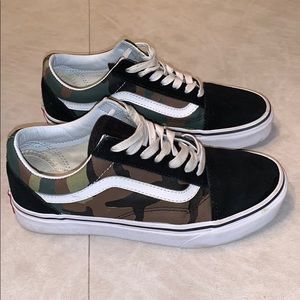 Black and camo old skool vans